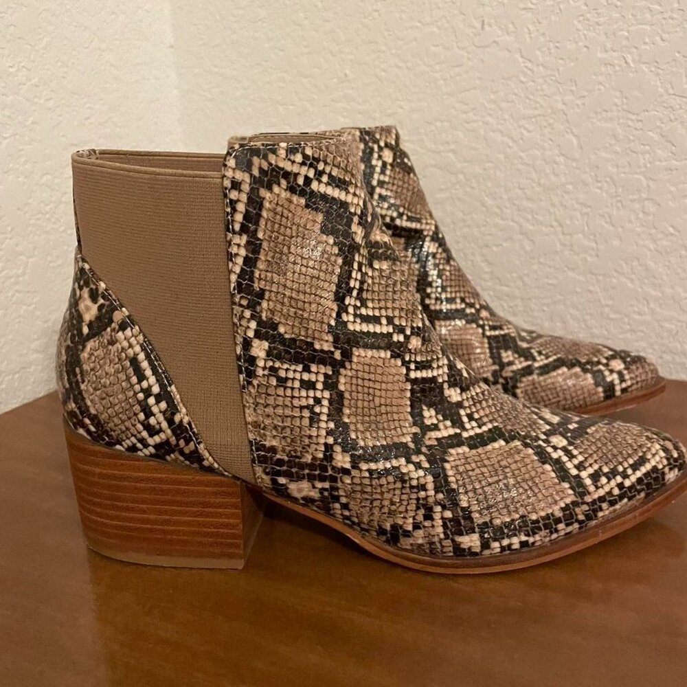Chinese Laundry Python print booties, women's size US 9